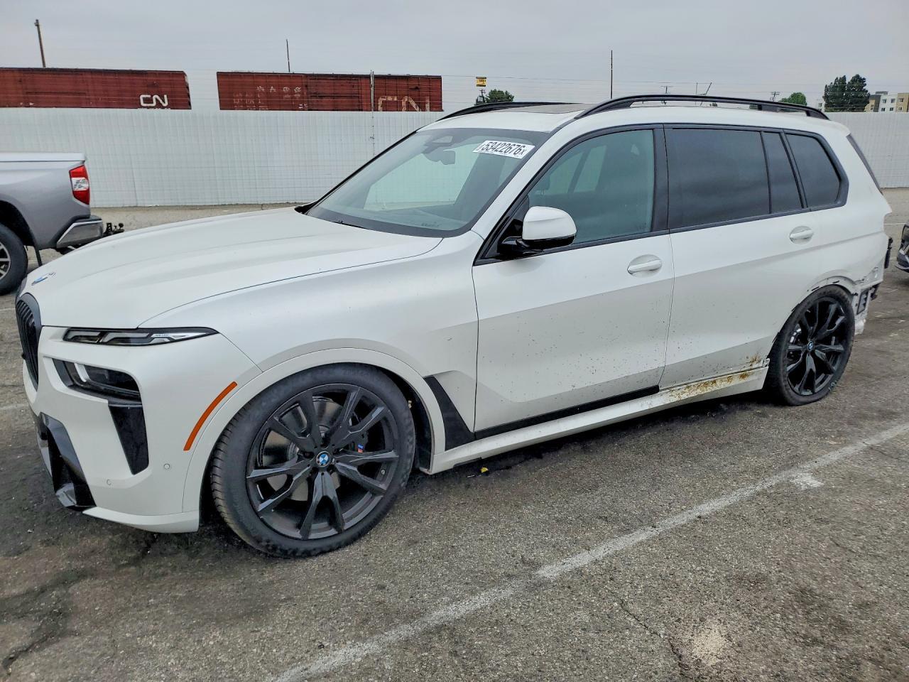 2026 BMW X7 xDrive40I - zdjęcie główne