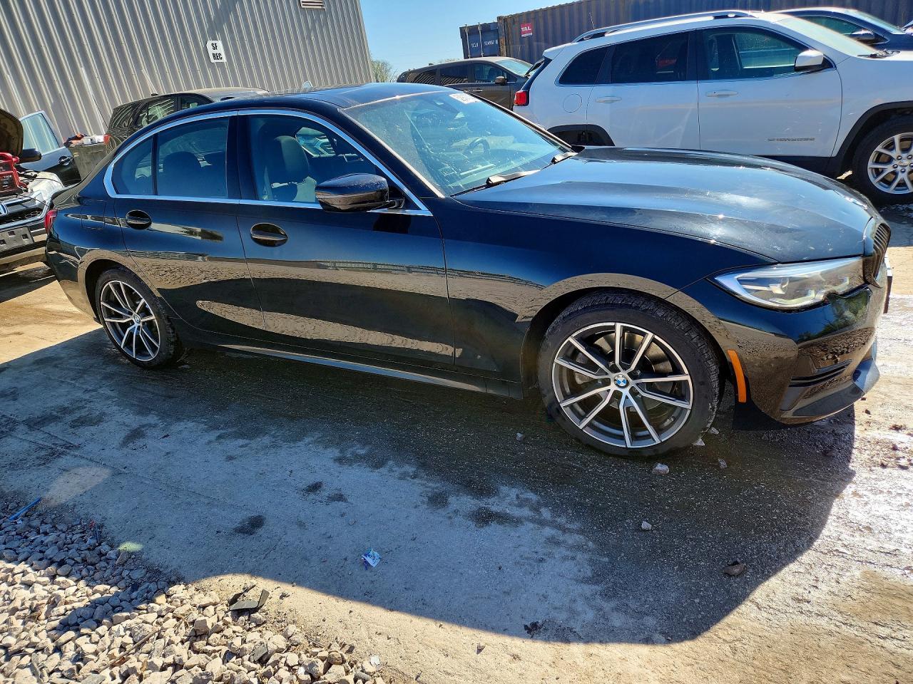 2021 BMW 330Xi - zdjęcie 4