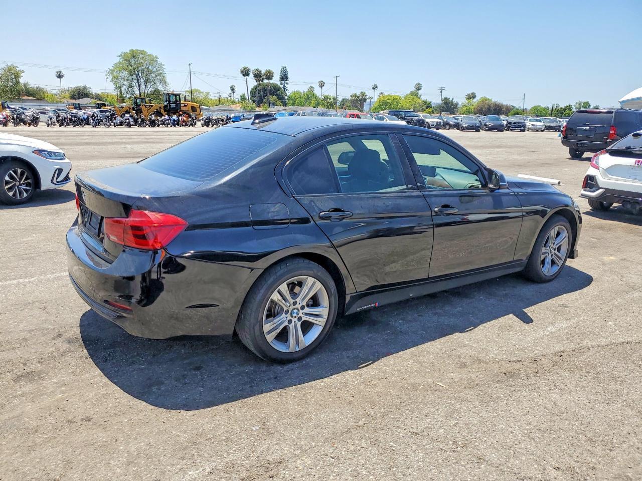 2017 BMW 330 I - zdjęcie 3