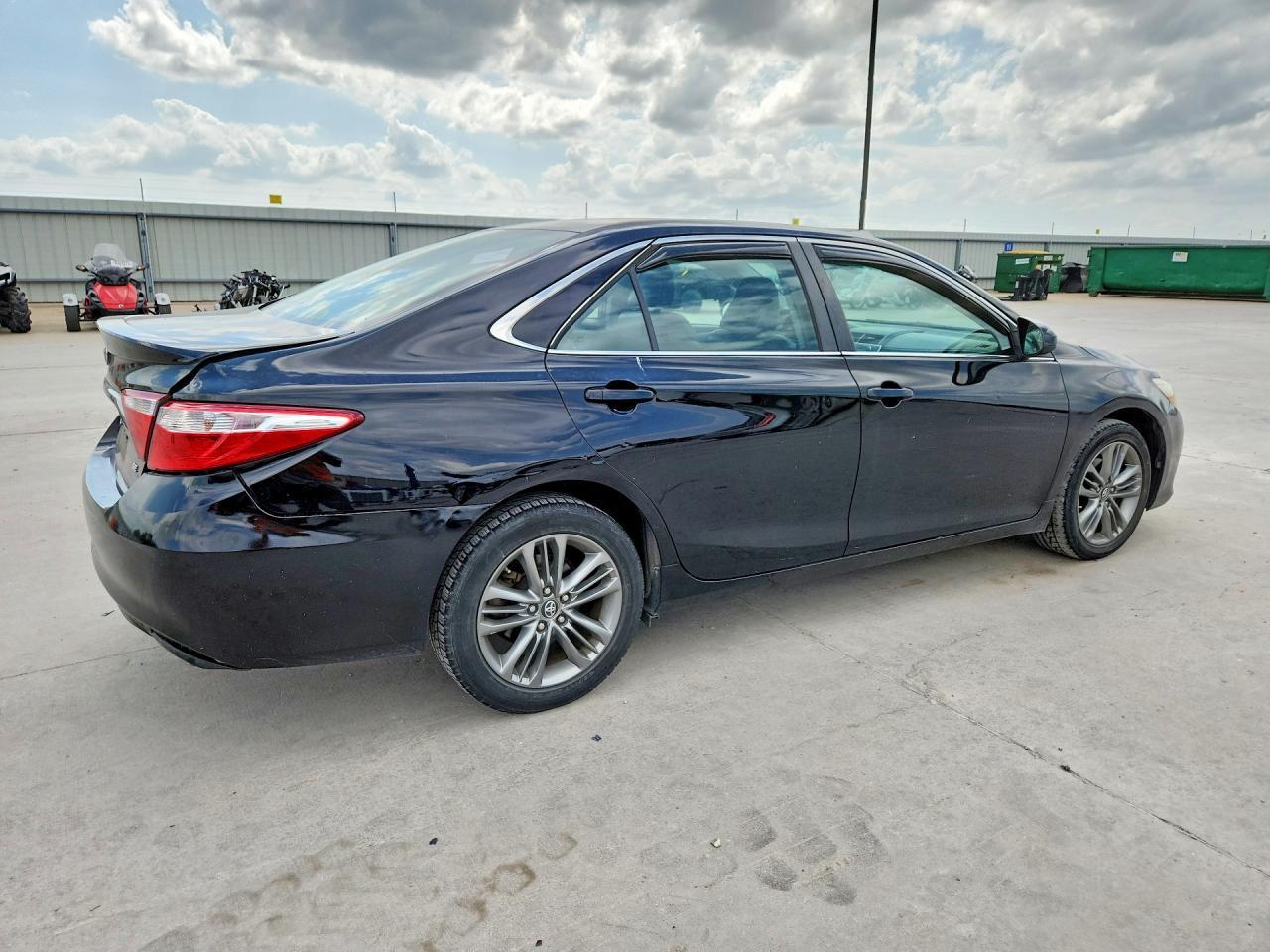 2017 Toyota Camry Se - zdjęcie 3