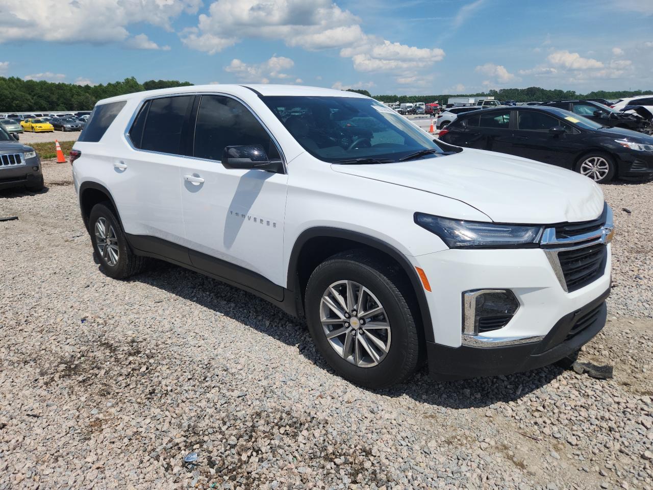 2023 Chevrolet Traverse Ls - zdjęcie 4