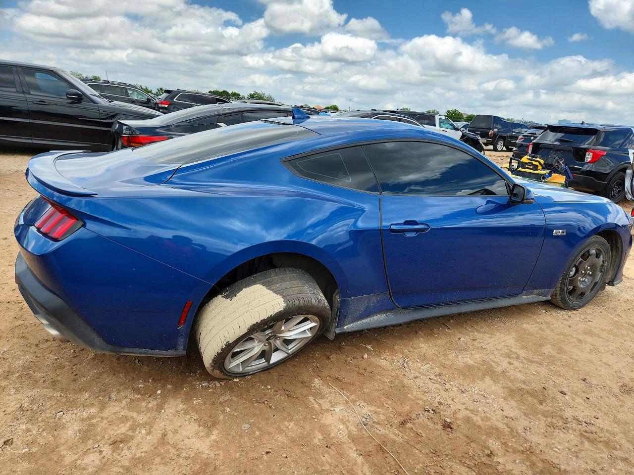 2024 Ford Mustang Gt - zdjęcie 3