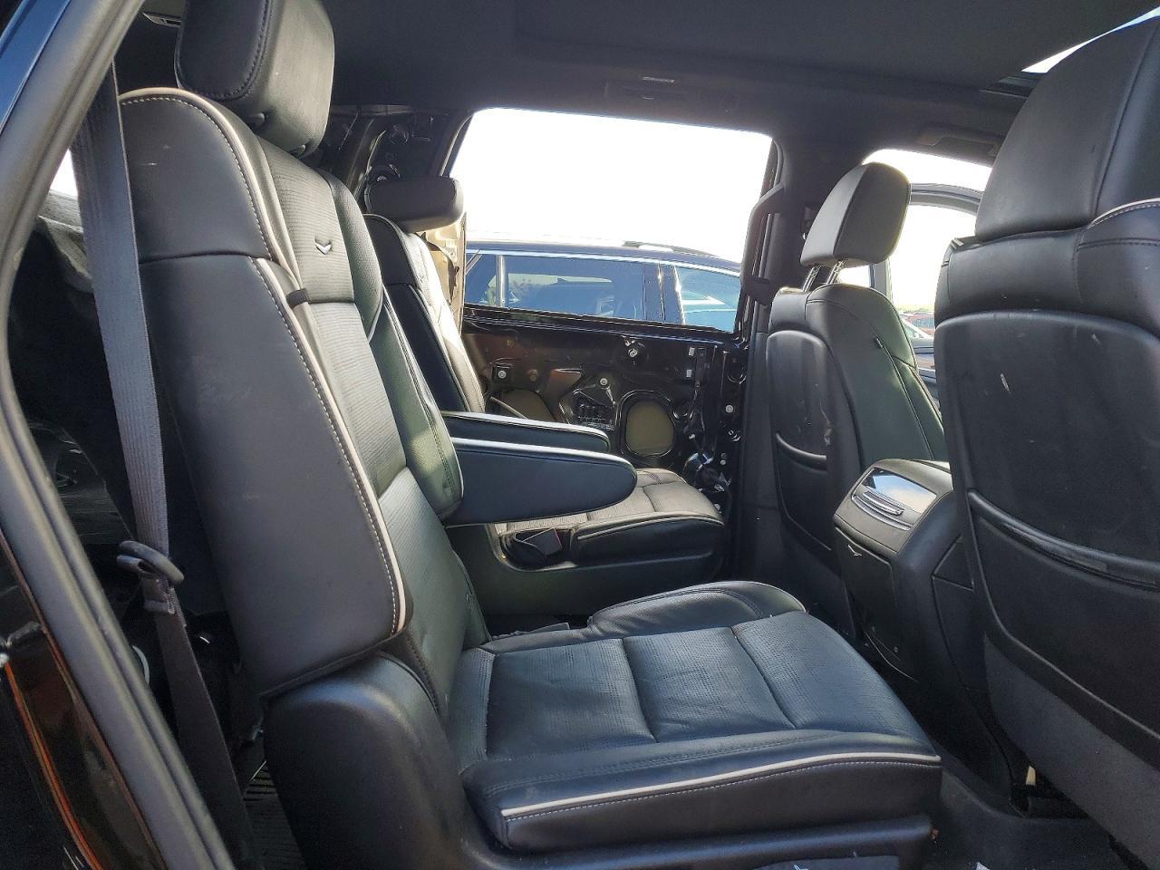 2024 Cadillac Escalade Premium Luxury - zdjęcie 10