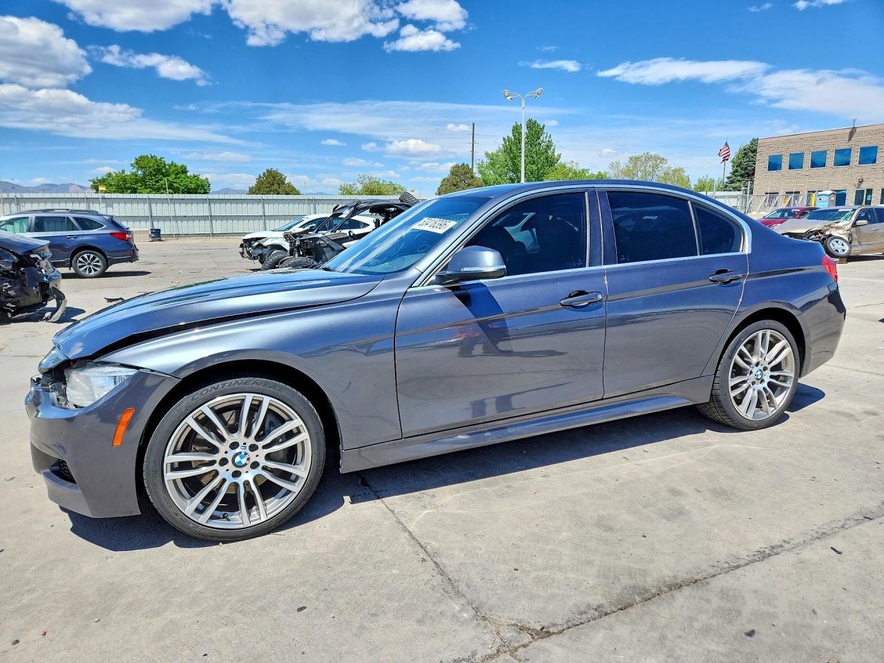2015 BMW 335 Xi - zdjęcie główne