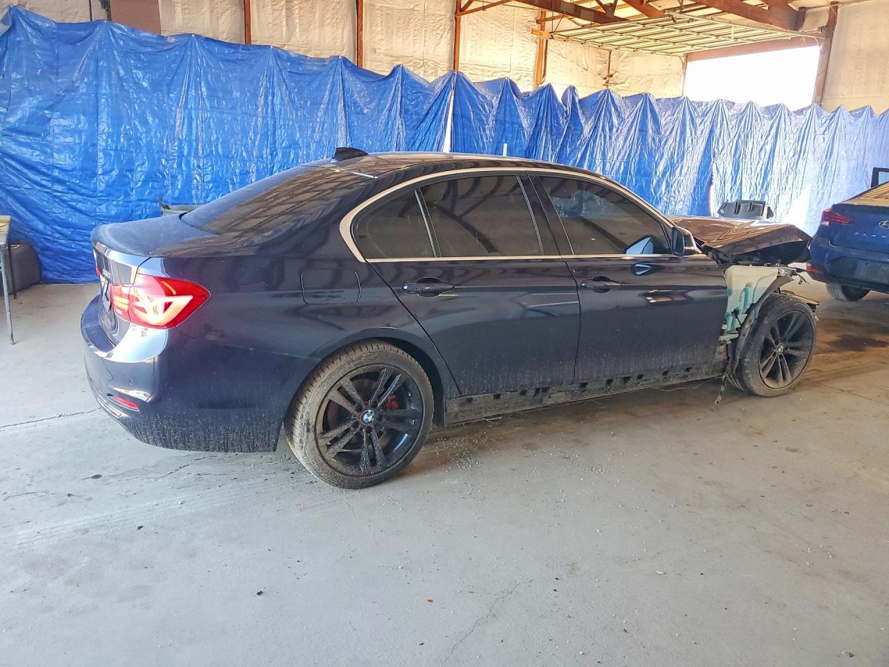 2017 BMW 330 Xi - zdjęcie 3