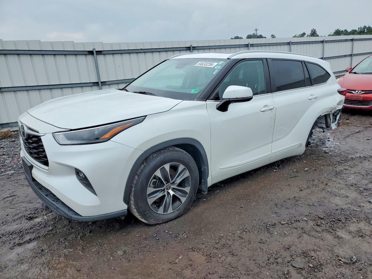2023 Toyota Highlander Xle - zdjęcie główne