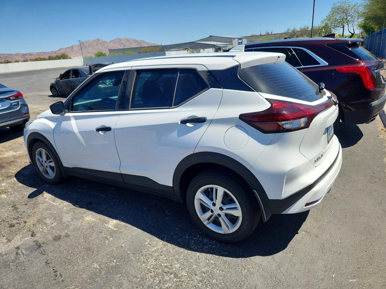 2024 Nissan Kicks S - zdjęcie 2