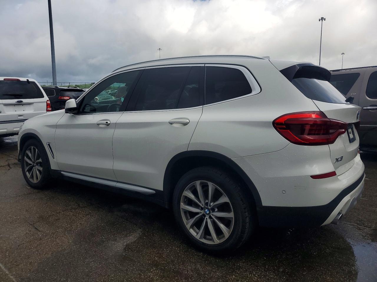 2018 BMW X3 xDrive30I - zdjęcie 2