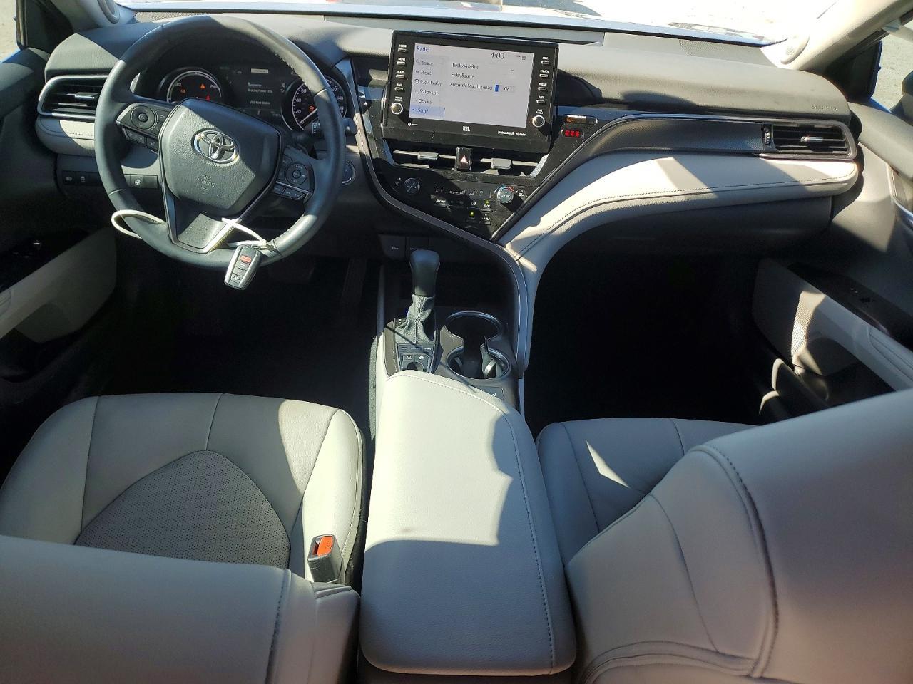 2024 Toyota Camry Xse - zdjęcie 8