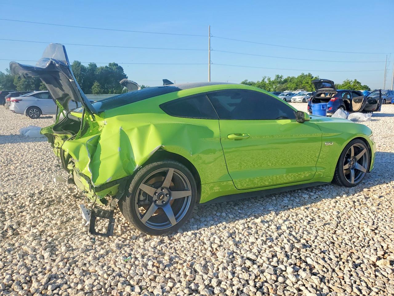 2020 Ford Mustang Gt - zdjęcie 3