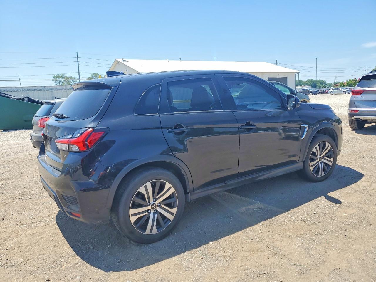 2021 Mitsubishi Outlander Sport Es - zdjęcie 3