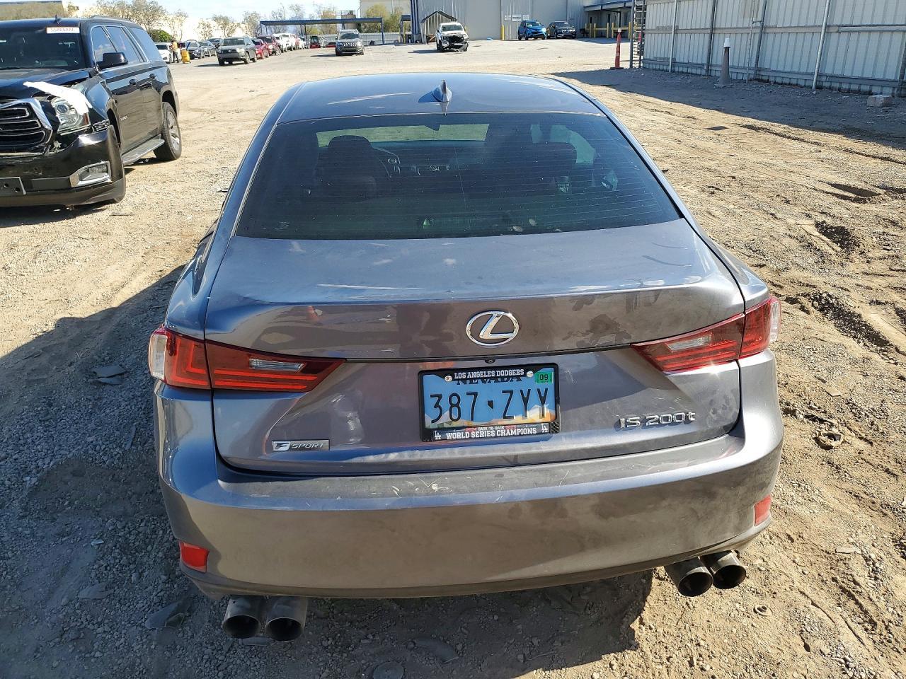 2016 Lexus Is 200T - zdjęcie 6