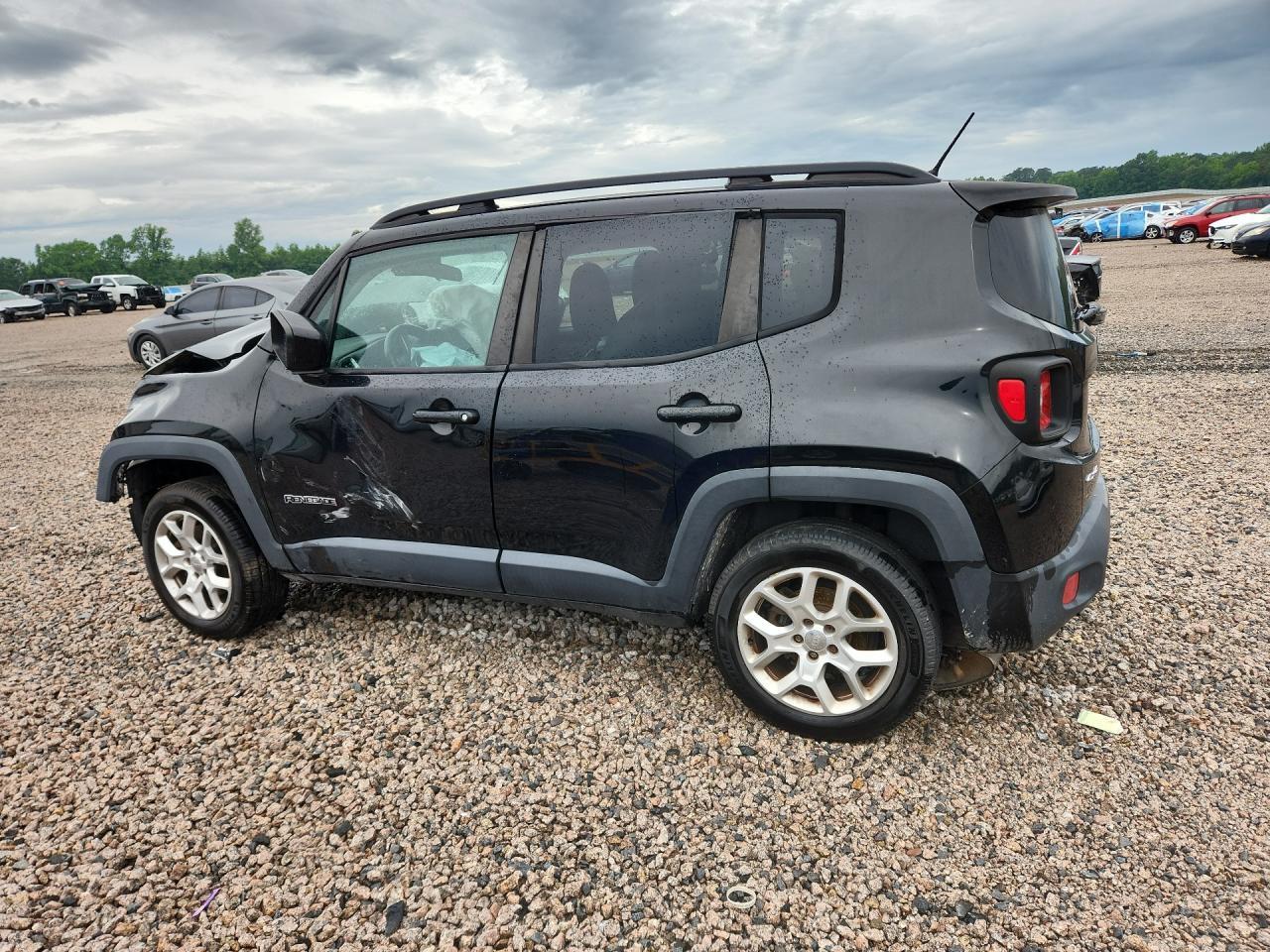 2015 Jeep Renegade Latitude - zdjęcie 2