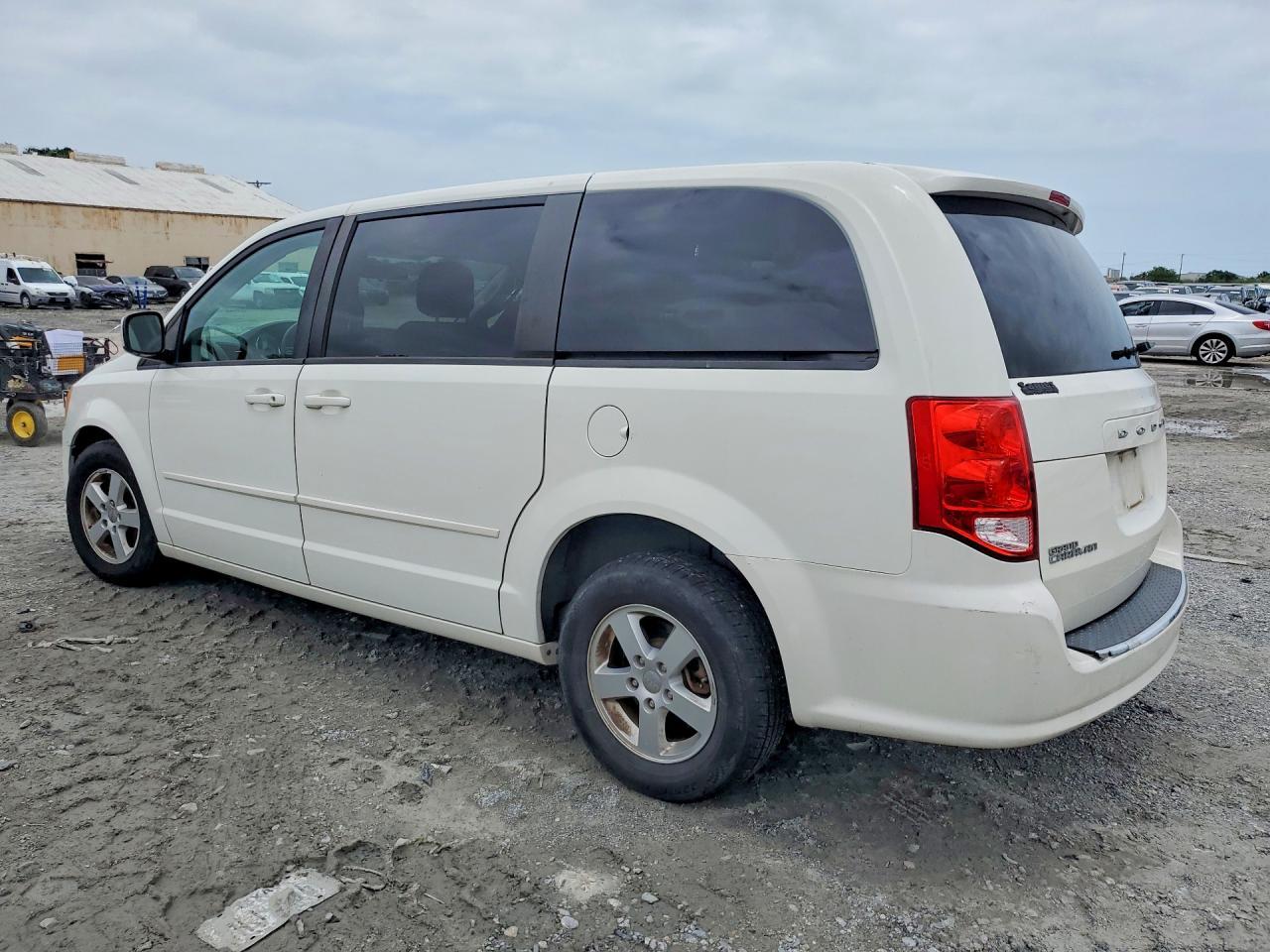 2013 Dodge Grand Caravan Sxt - zdjęcie 2