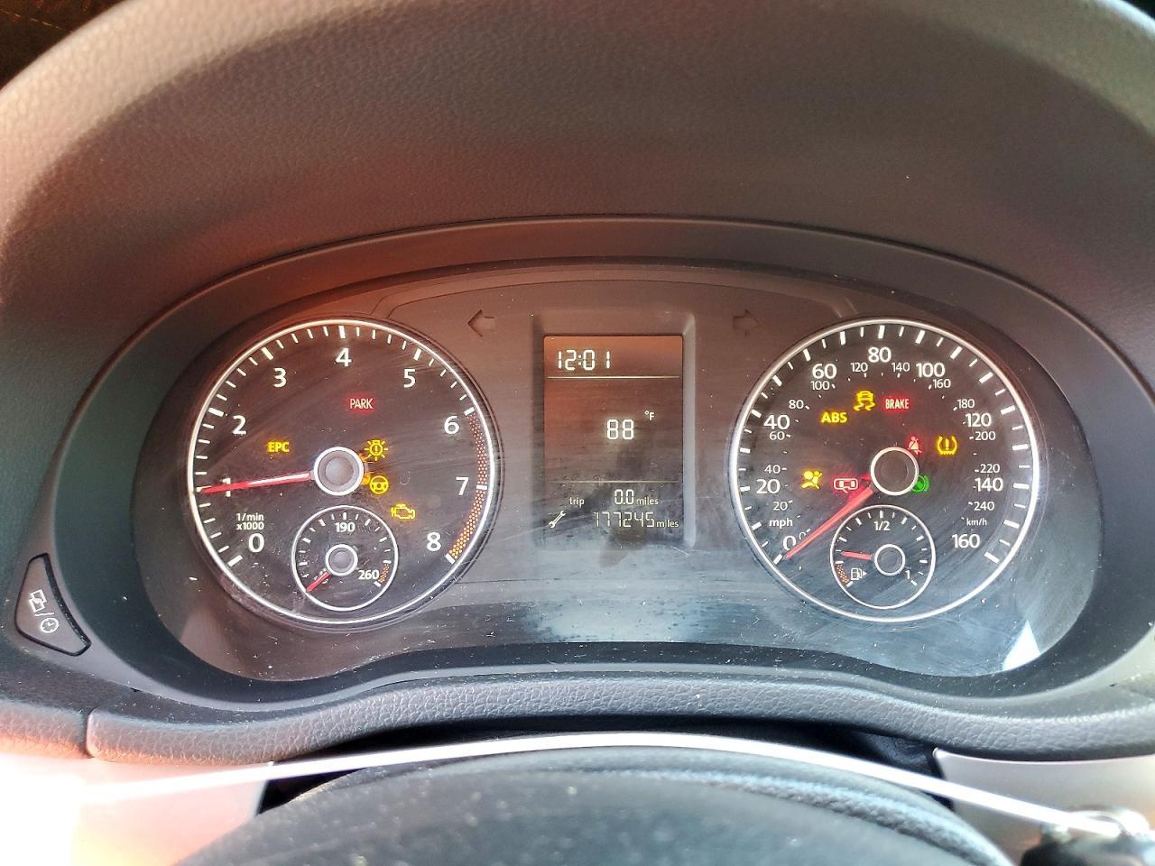 2015 Volkswagen Passat S - zdjęcie 9