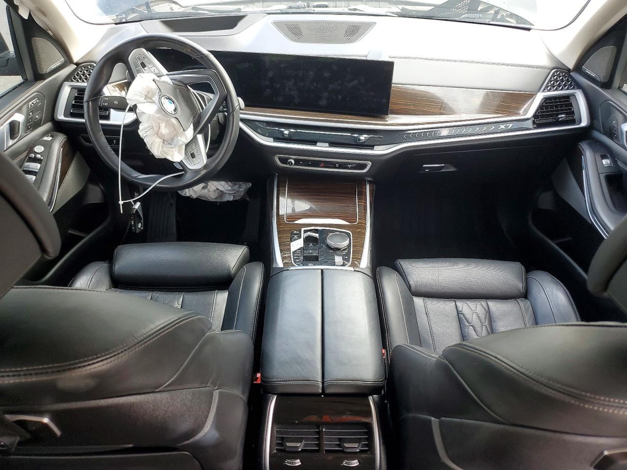2023 BMW X7 xDrive40I - zdjęcie 8
