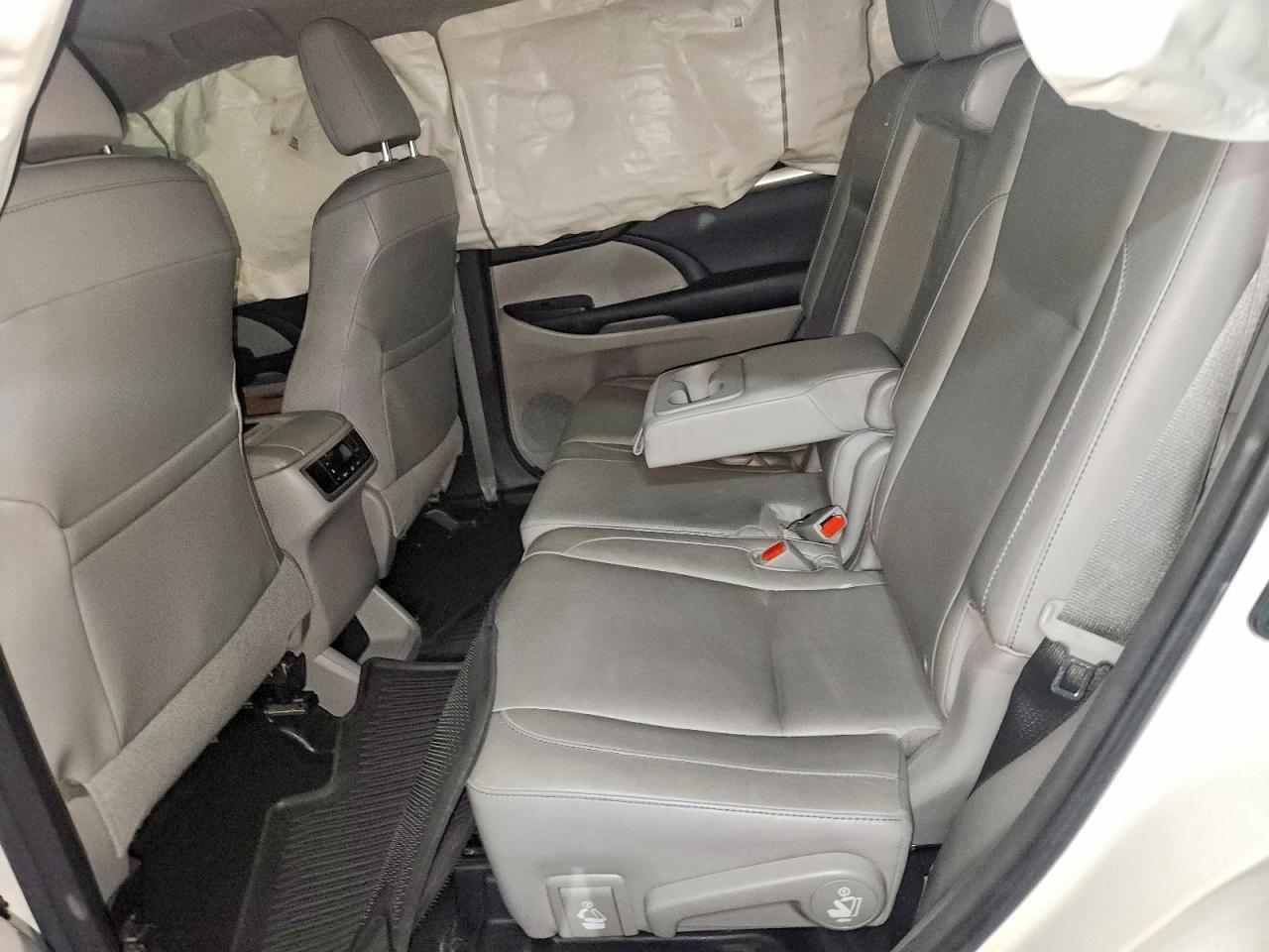 2015 Toyota Highlander Base - zdjęcie 10