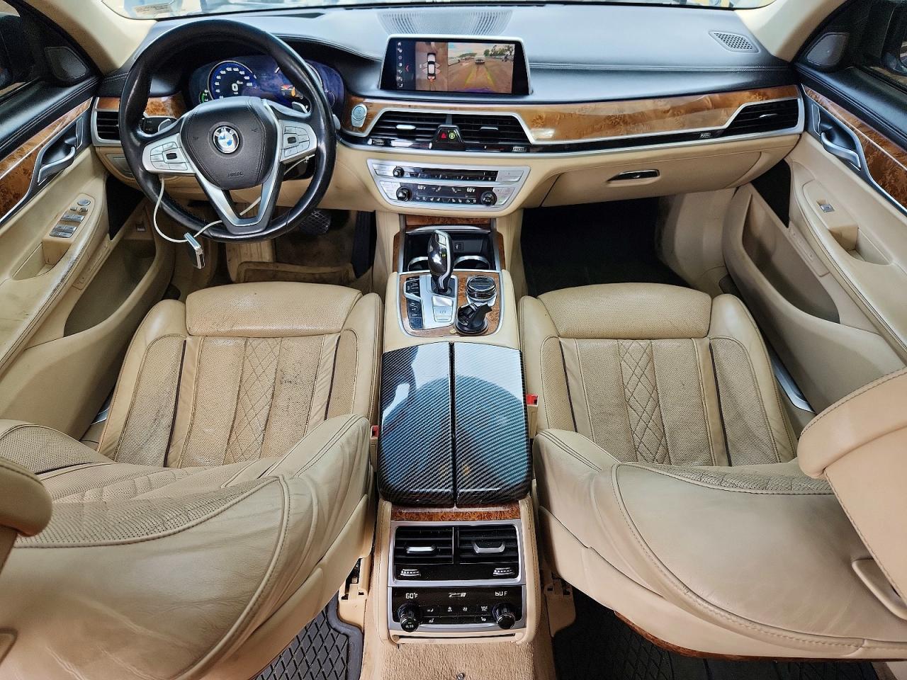 2019 BMW 750 Xi - zdjęcie 8