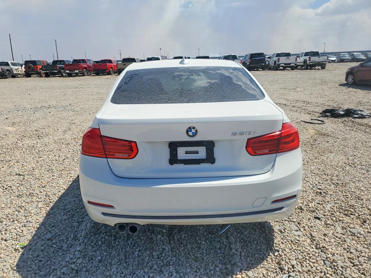 2017 BMW 330 I - zdjęcie 6