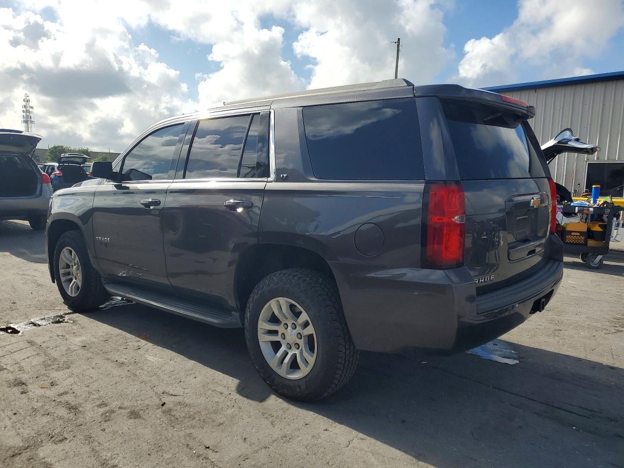 2017 Chevrolet Tahoe C1500 Lt - zdjęcie 2