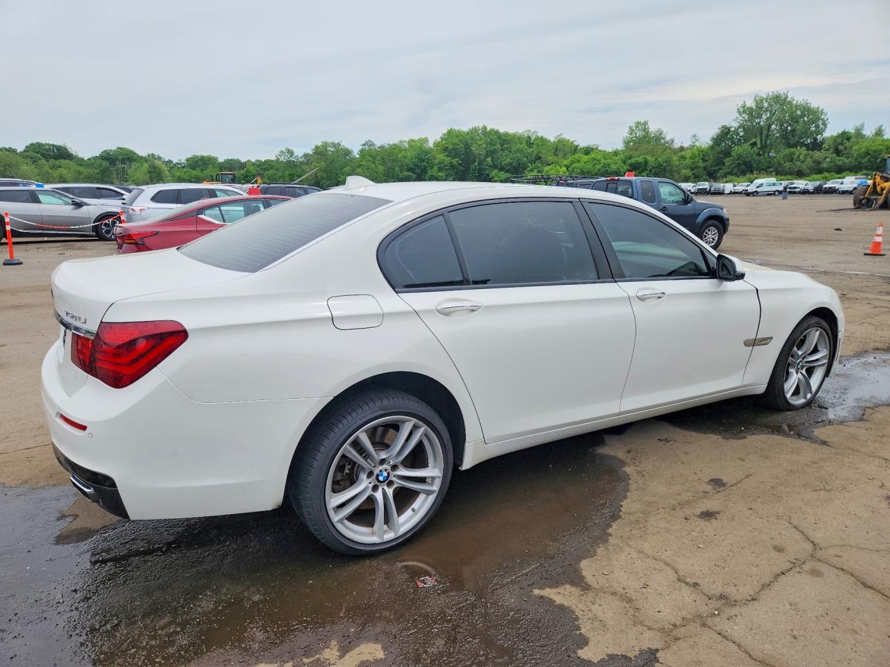 2014 BMW Seria 7 Alpina B7 - zdjęcie 3