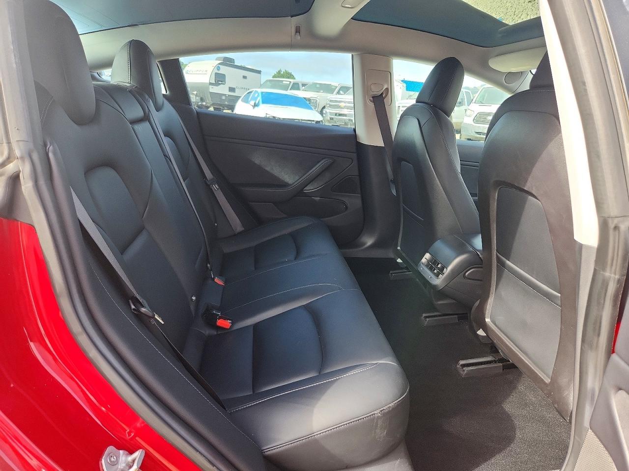 2018 Tesla Model 3 - zdjęcie 10