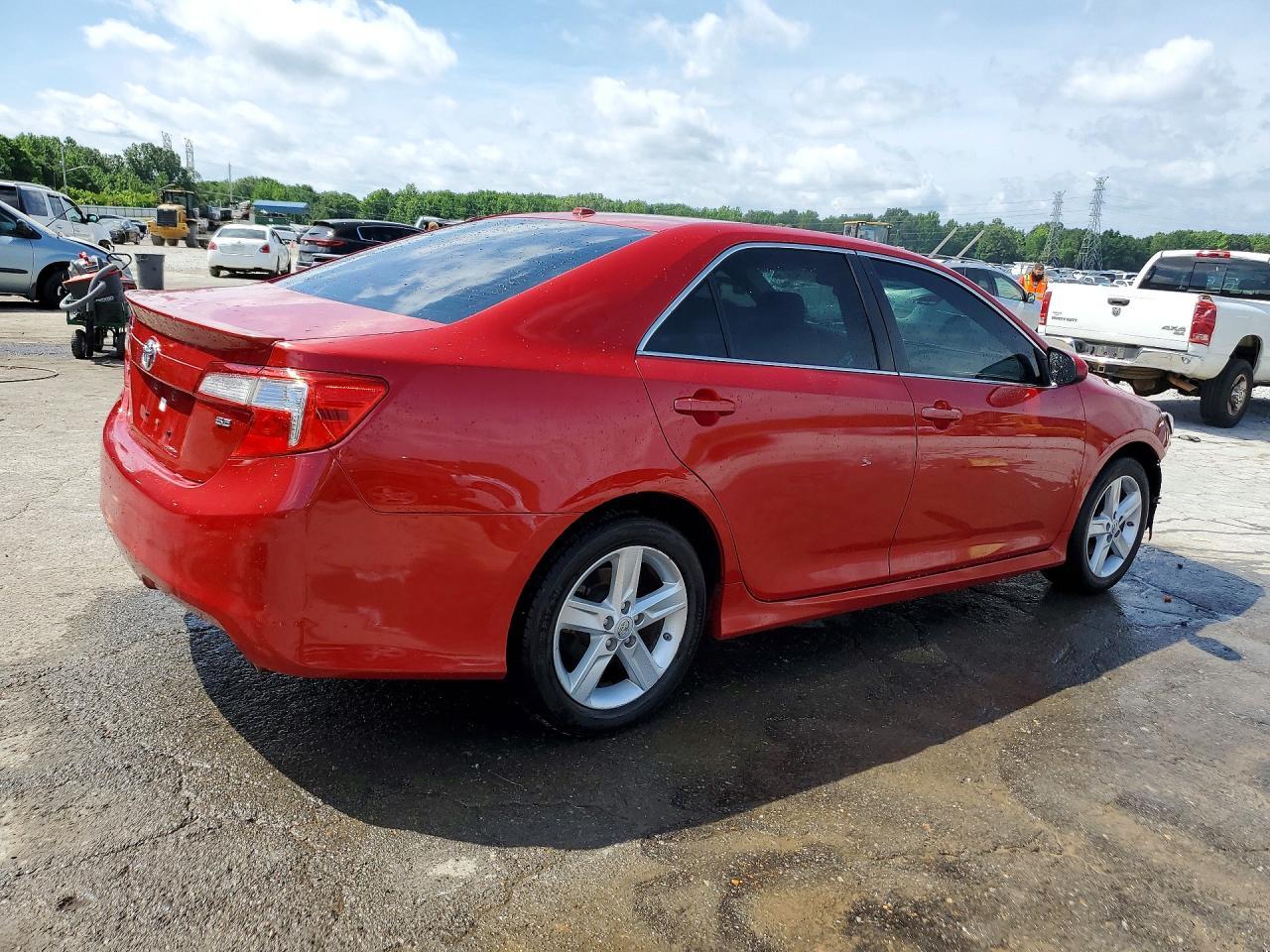 2014 Toyota Camry Se - zdjęcie 3
