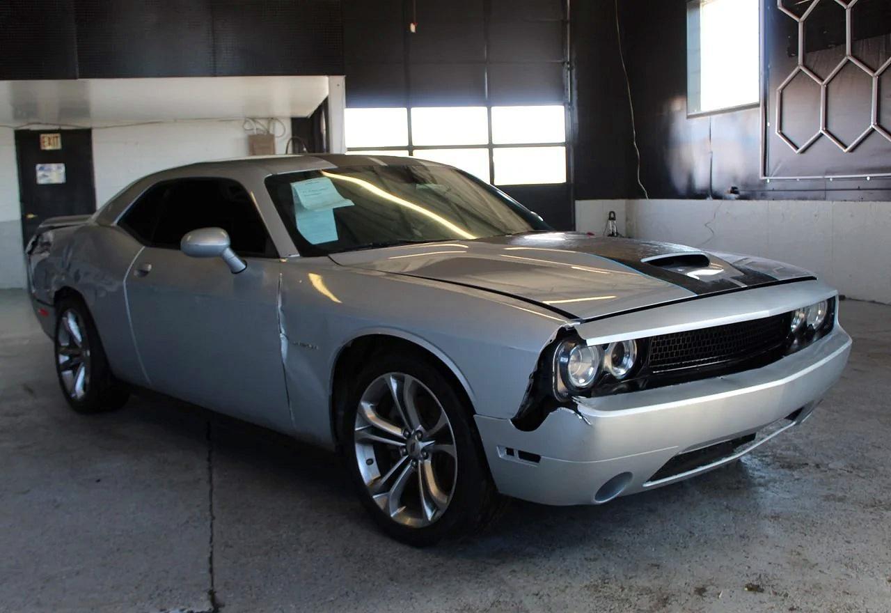 Dodge Challenger - zdjęcie 1