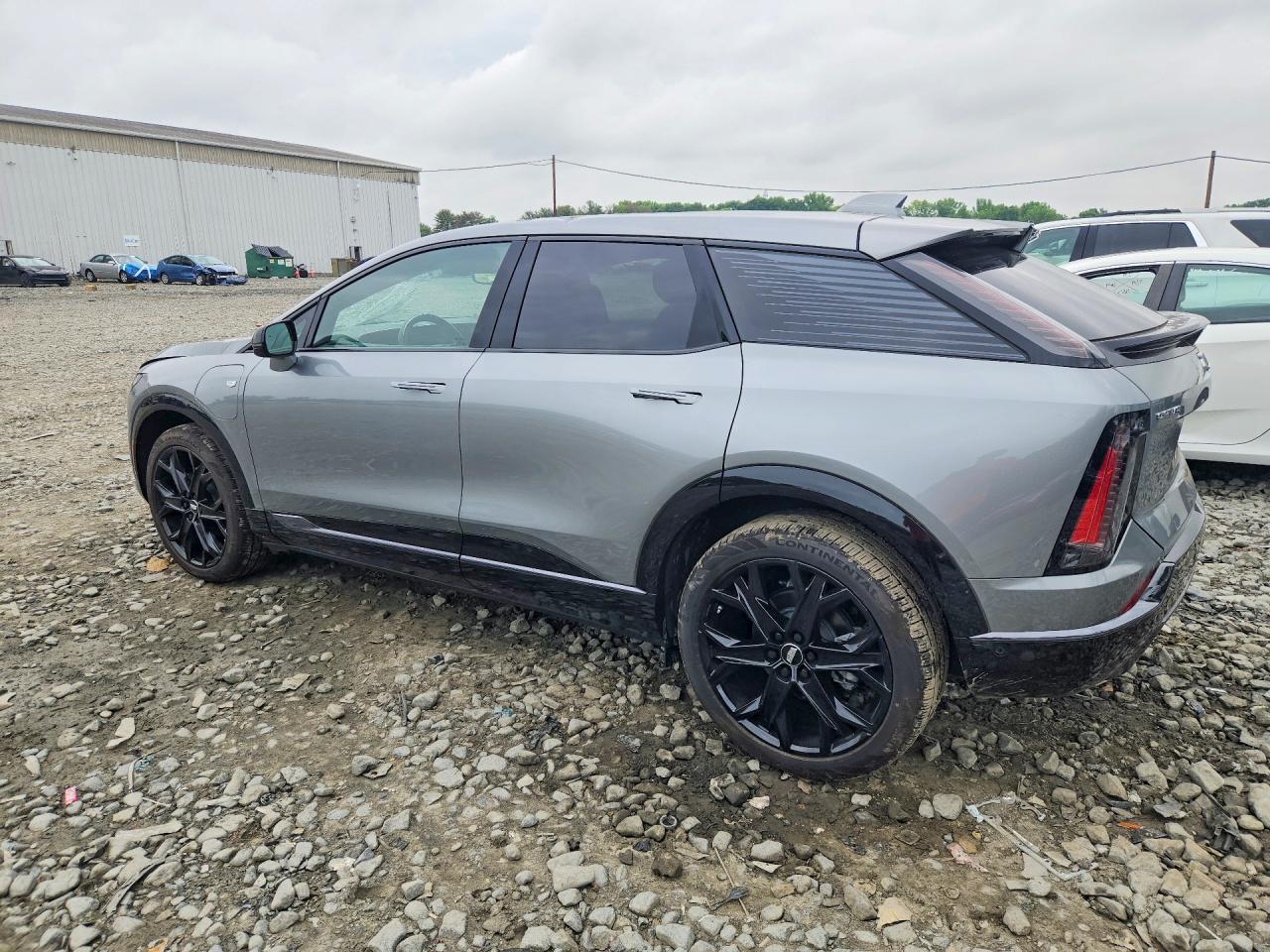 2025 Cadillac Optiq Sport - zdjęcie 2