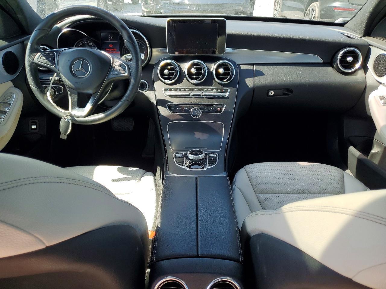 2018 Mercedes-Benz C 300 - zdjęcie 8