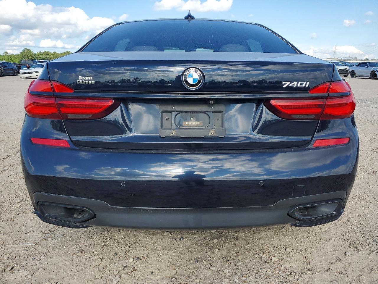2016 BMW 740 I - zdjęcie 6