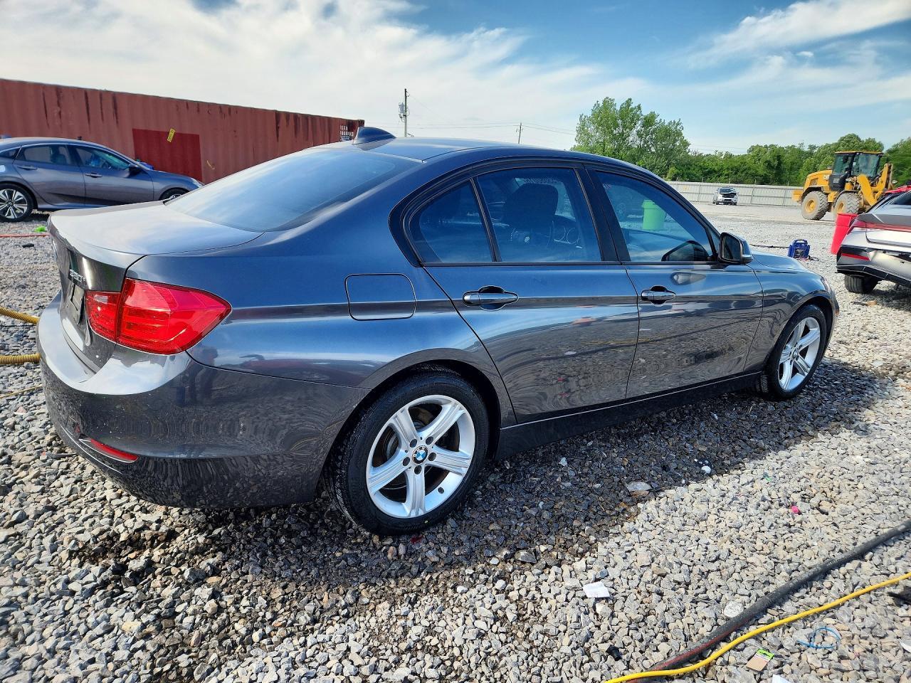 2014 BMW 320 I xDrive - zdjęcie 3