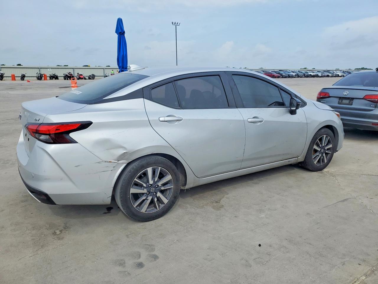 2021 Nissan Versa Sv - zdjęcie 3