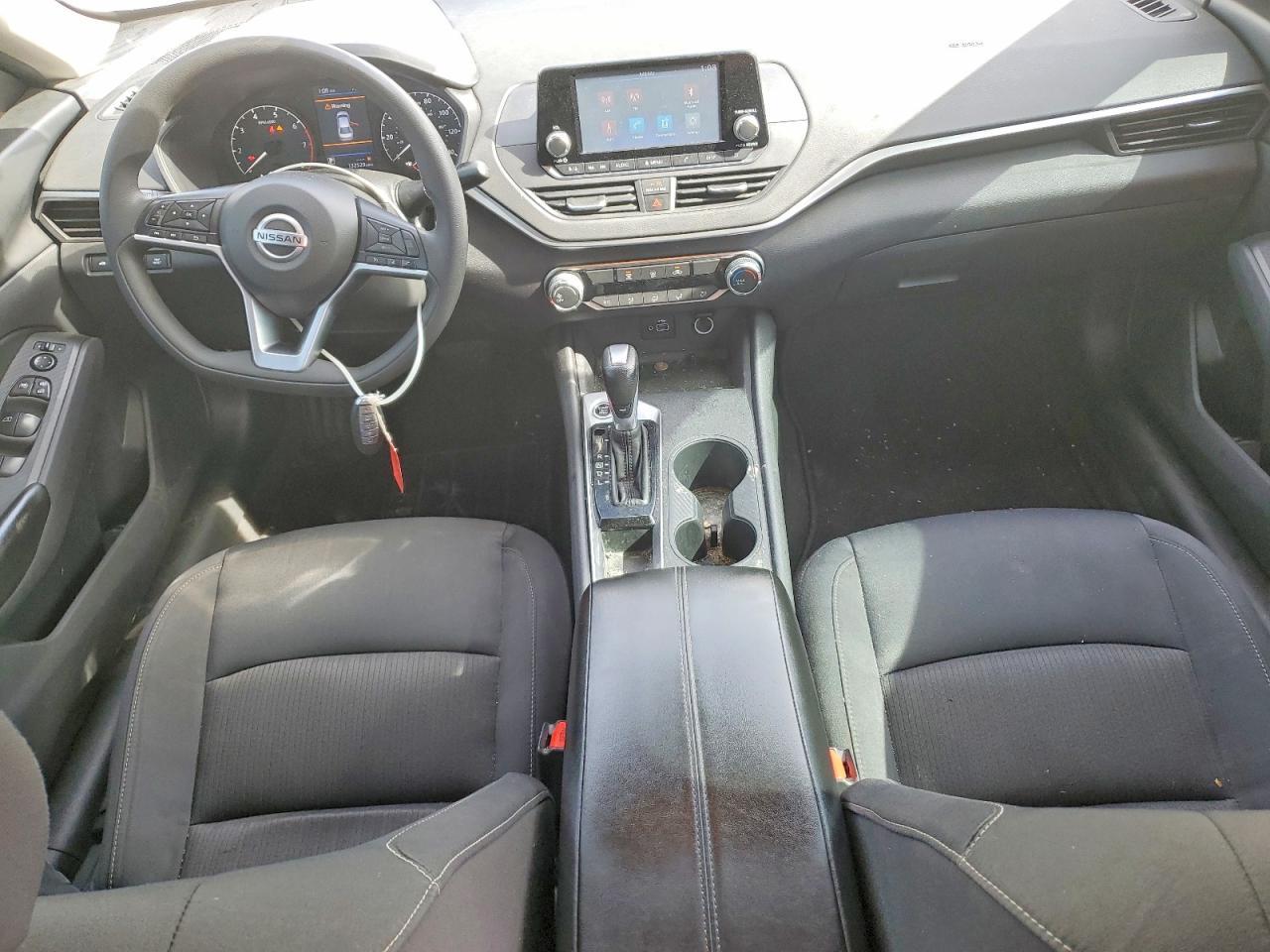 2022 Nissan Altima - zdjęcie 8