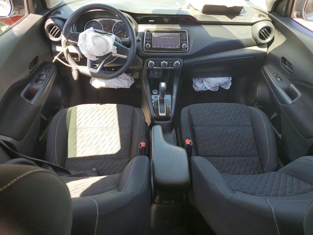 2021 Nissan Kicks S - zdjęcie 8