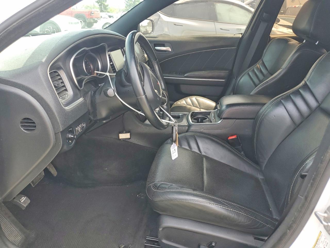 2016 Dodge Charger R - zdjęcie 7