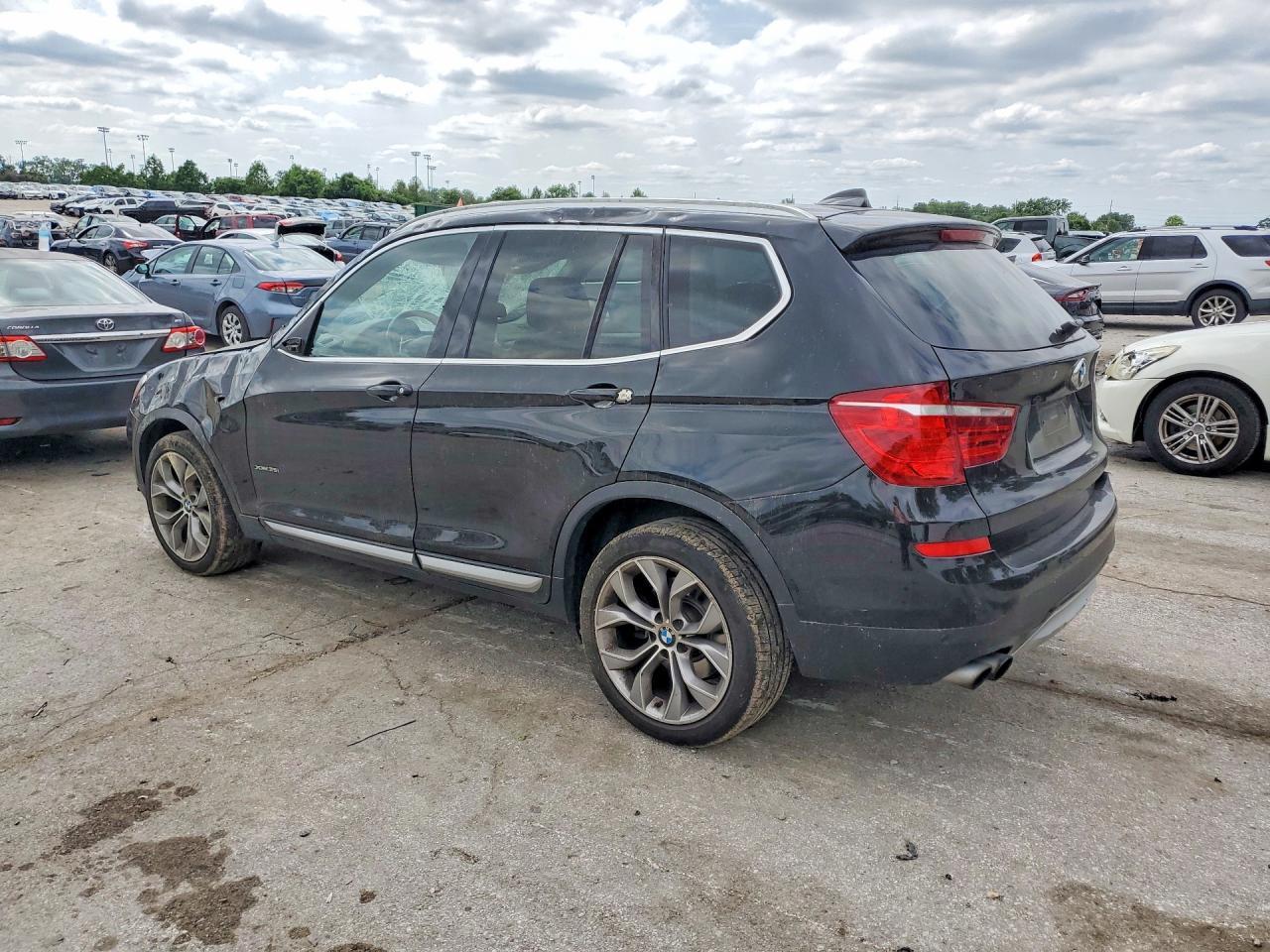 2017 BMW X3 xDrive35I - zdjęcie 2