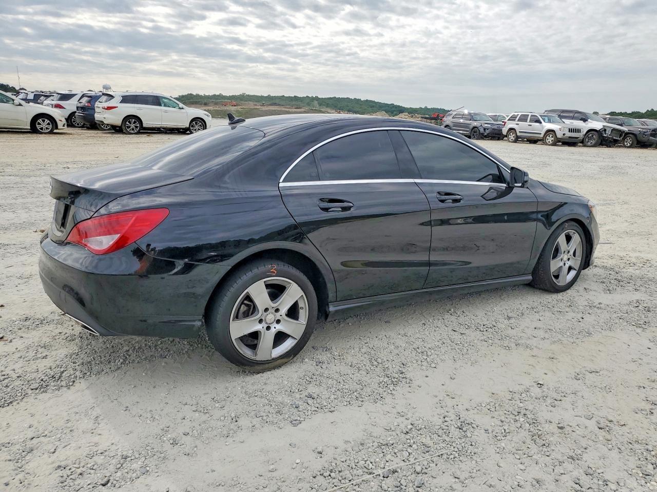 2017 Mercedes-Benz Cla 250 - zdjęcie 3