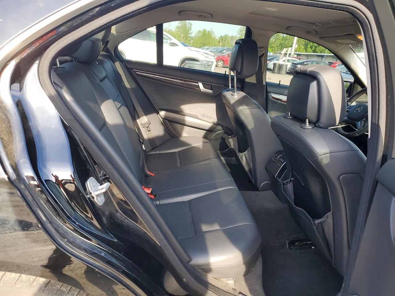 2013 Mercedes-Benz C 300 4Matic - zdjęcie 19
