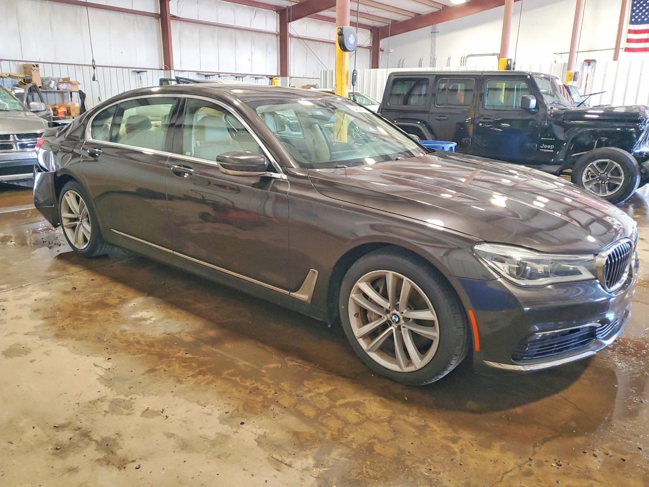 2016 BMW Seria 7 750i - zdjęcie 4