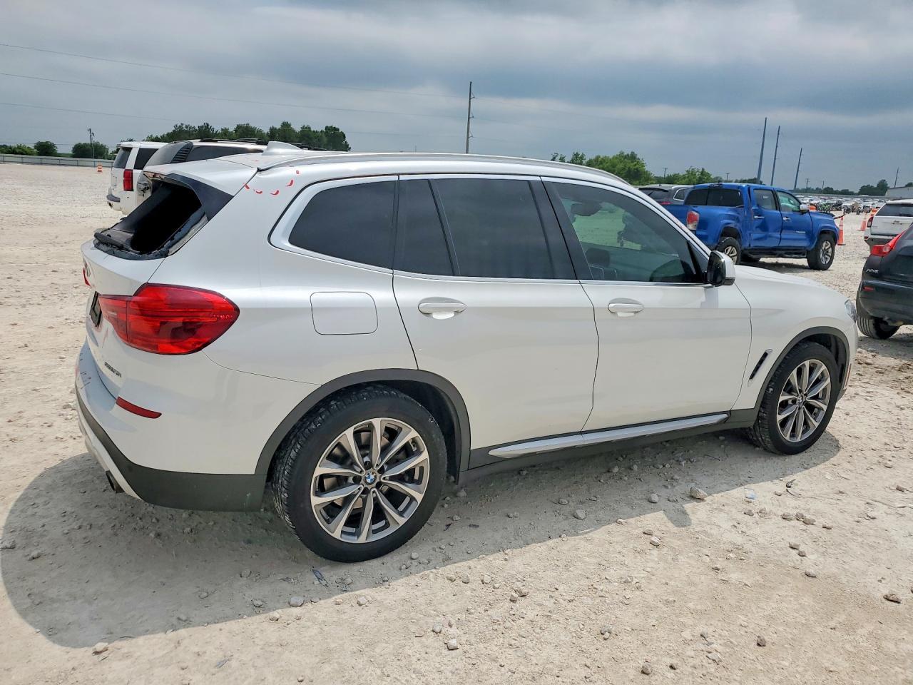 2019 BMW X3 Sdrive30I - zdjęcie 3