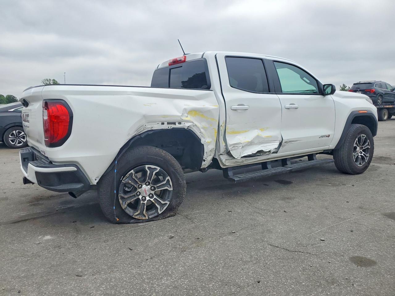 2025 GMC Canyon At4 - zdjęcie 3