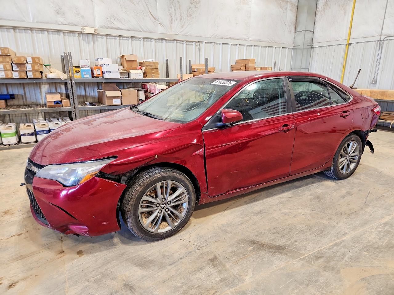 2017 Toyota Camry Le - zdjęcie główne