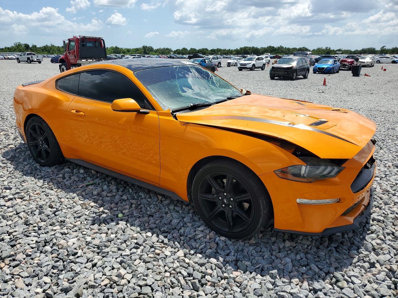 2019 Ford Mustang - zdjęcie 4