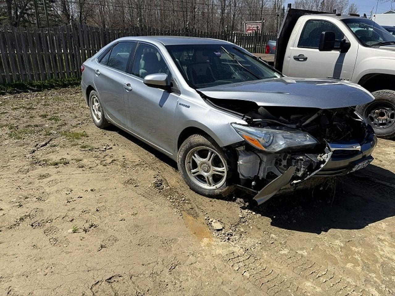 2016 Toyota Camry Hybrid Le - zdjęcie 10