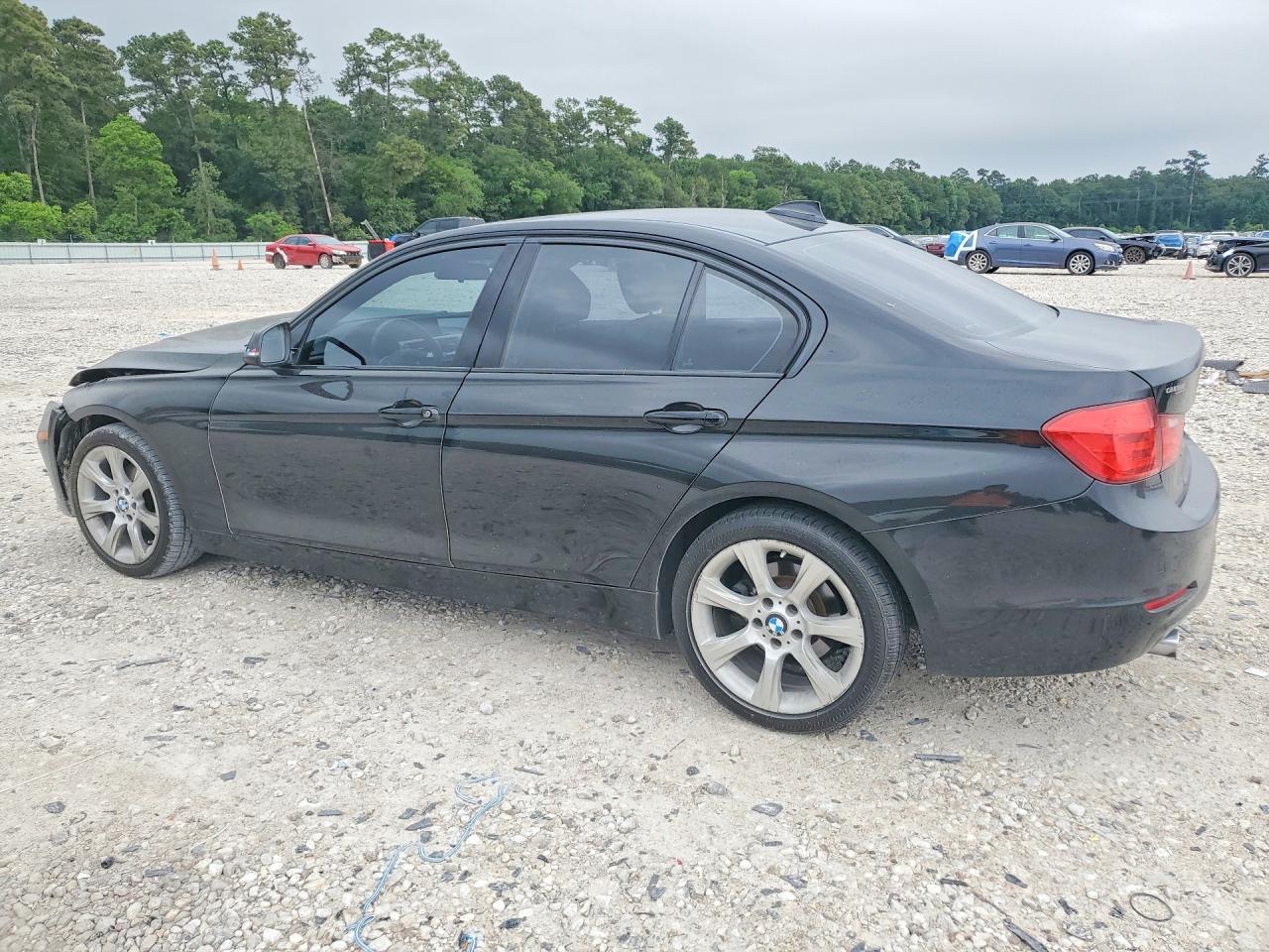 2015 BMW 320 I - zdjęcie 2