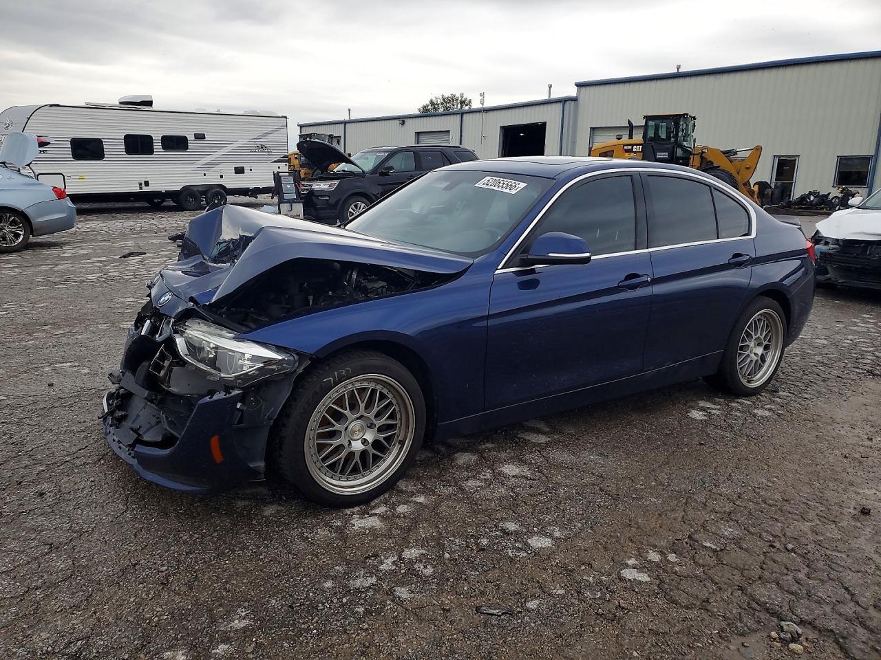 2018 BMW 330 Xi - zdjęcie główne
