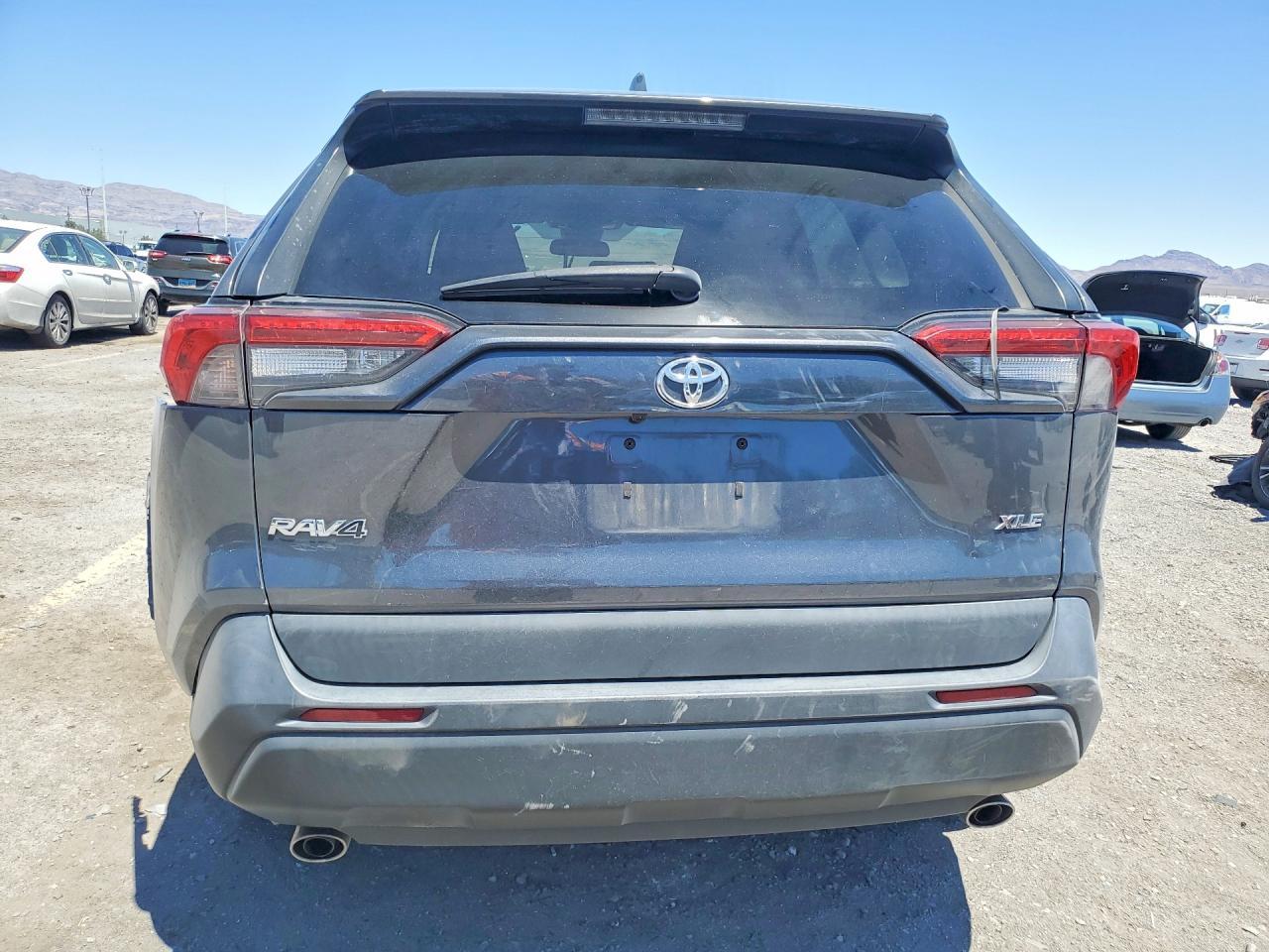 2021 Toyota Rav4 Xle - zdjęcie 6