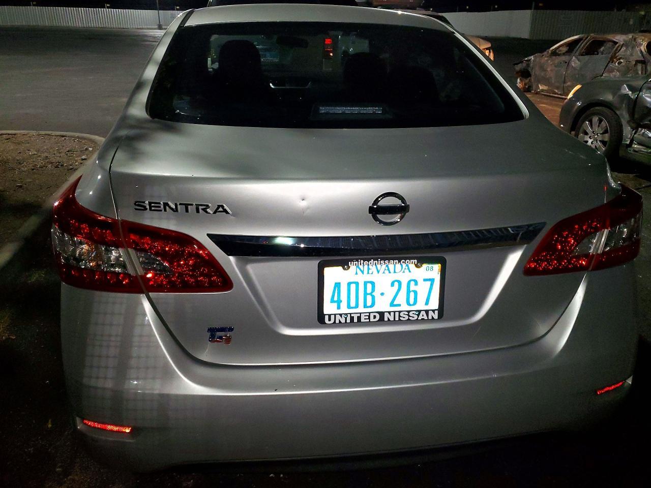 2015 Nissan Sentra S - zdjęcie 6