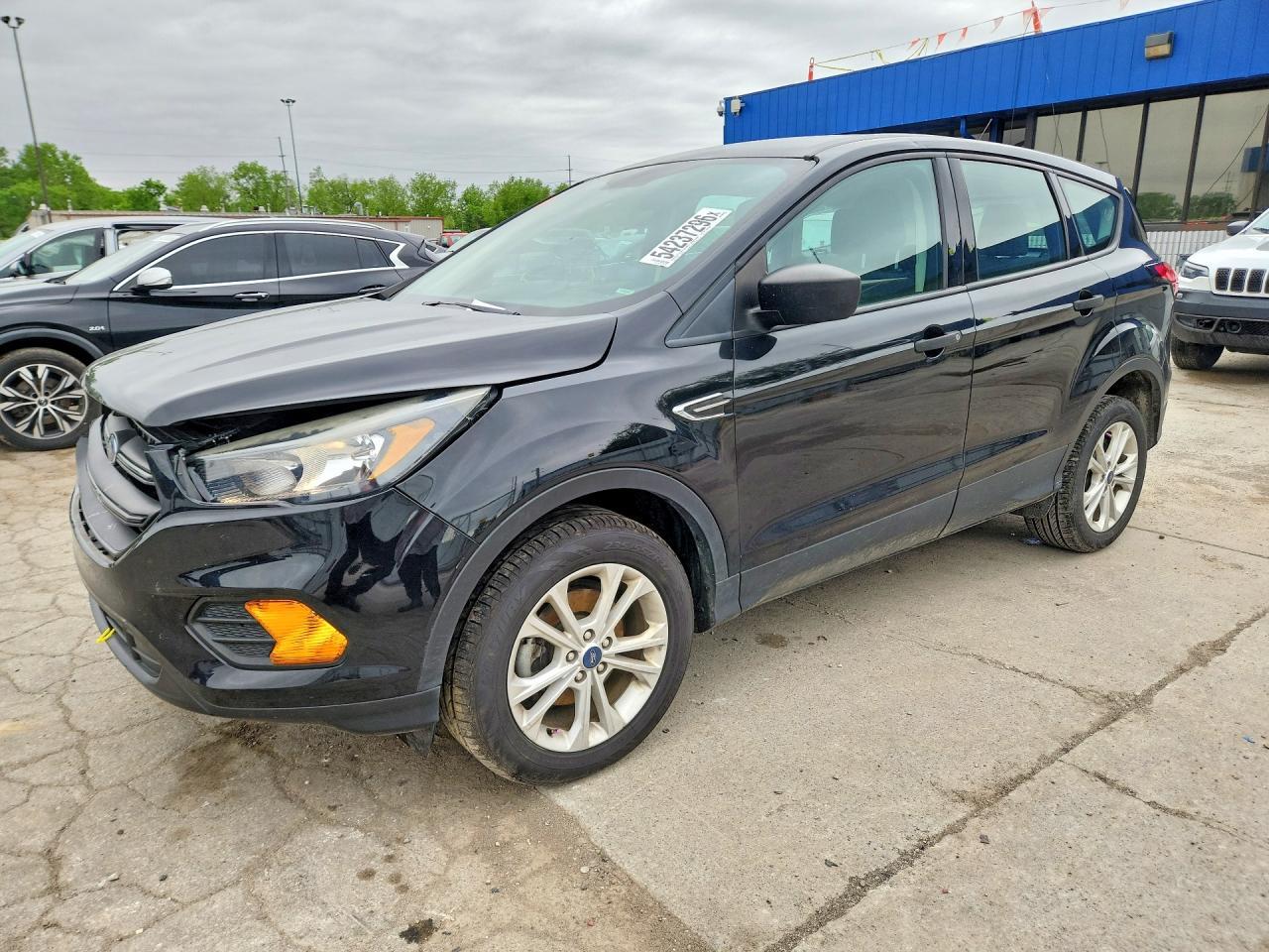 2019 Ford Escape S - zdjęcie główne